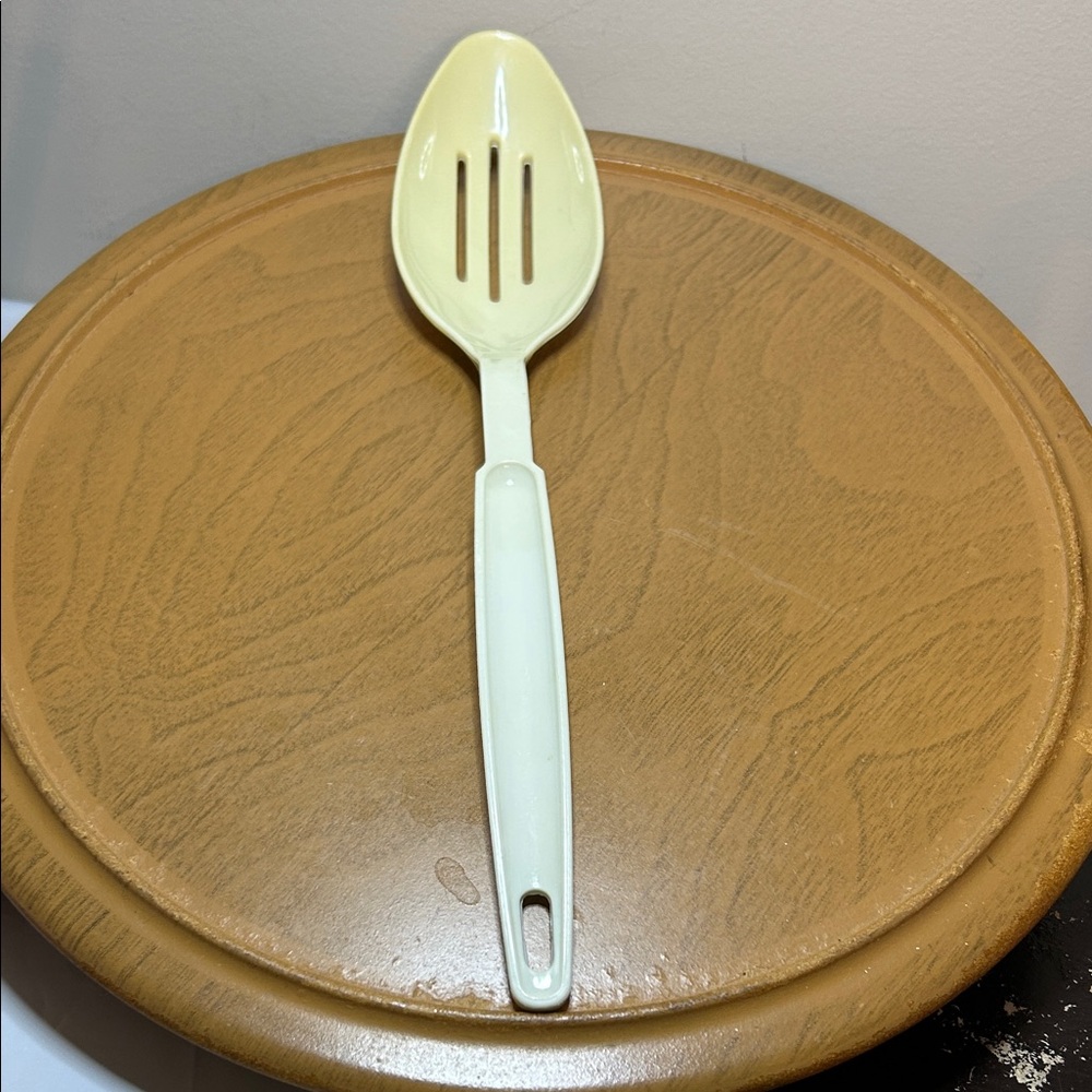 Vintage ECKO Slotted Serving Spoon‎ Beige Plastic Nylon Kitchen Utensil READ